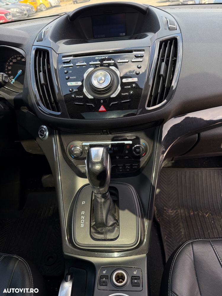 Ford Kuga 2.0 TDCi Powershift 4WD Titanium - 12