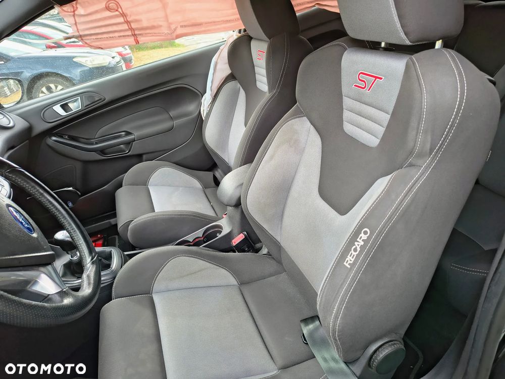 Ford Fiesta ST - 10