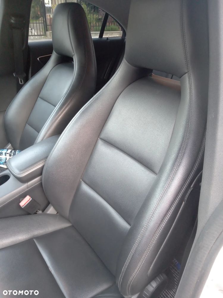 Mercedes-Benz CLA 180 BlueEffICIENCY Edition - 12