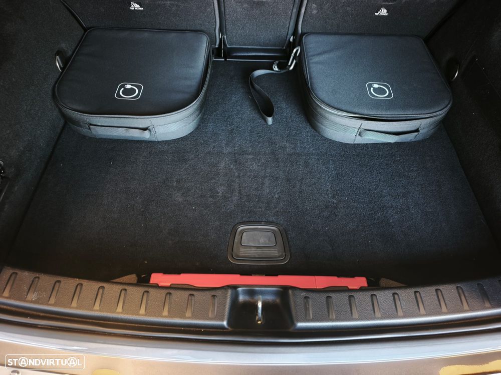 Mercedes-Benz GLA 250 e Progressive - 25