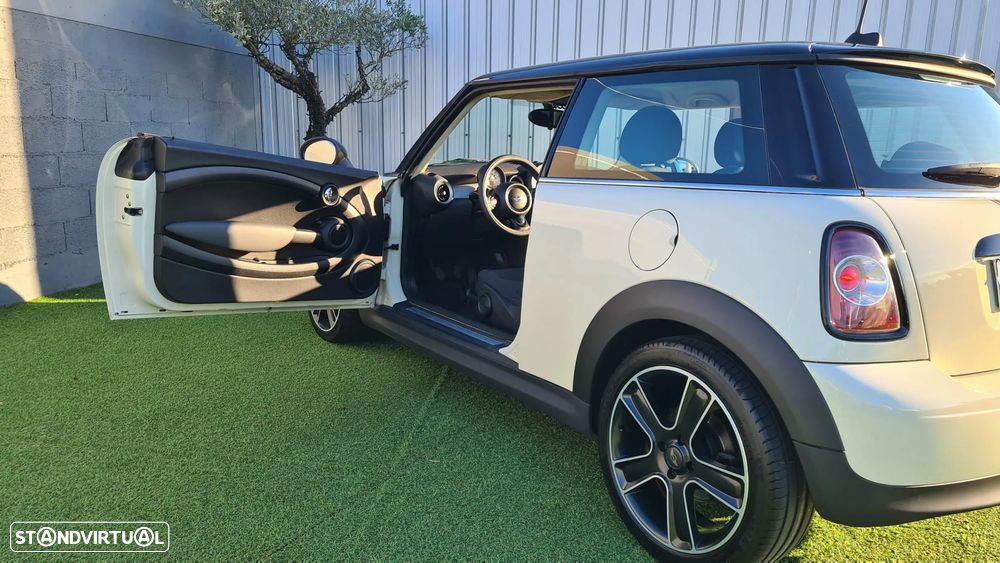 MINI 3 Portas One D - 10