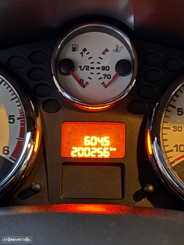 Peugeot 207 SW 1.6 HDi Premium - 16