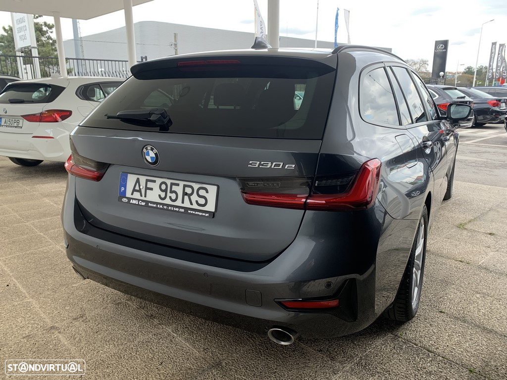 BMW 330 e Touring Line Sport Auto - 16