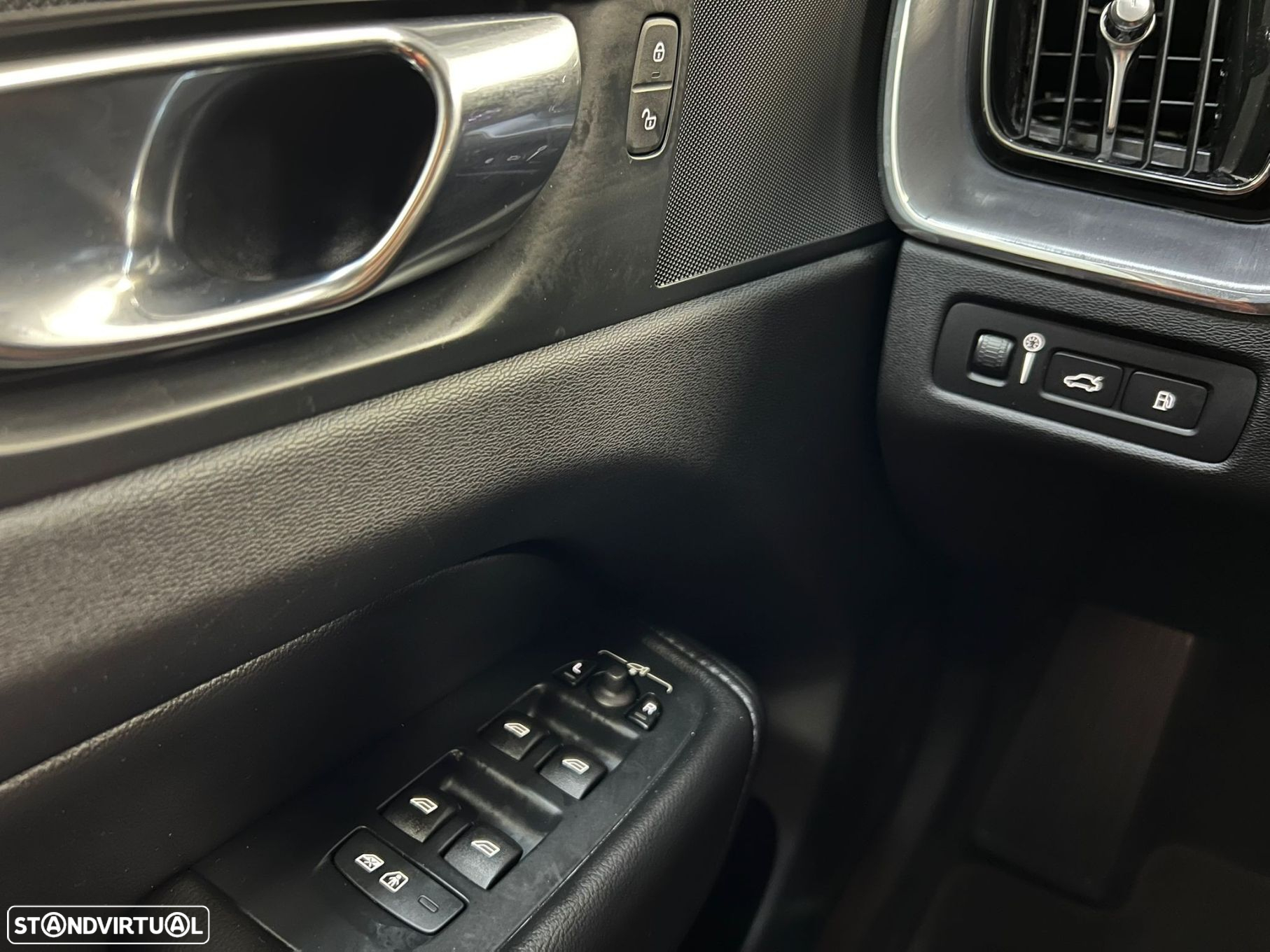 Volvo XC 60 2.0 T6 PHEV Inscription AWD - 16