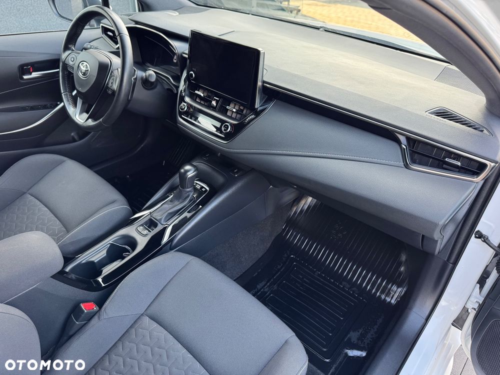 Toyota Corolla 2.0 Lounge - 21