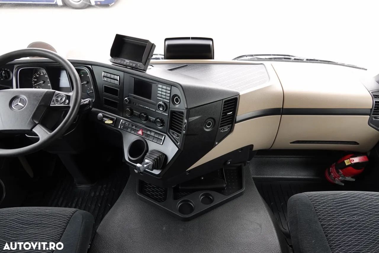 Mercedes-Benz ACTROS 1843 / RETARDER / HIDRAULIC / LOW CABIN / 2017 - 32