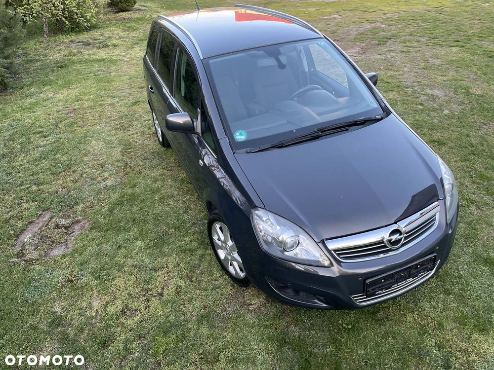 Opel Zafira 1.8 Cosmo - 2