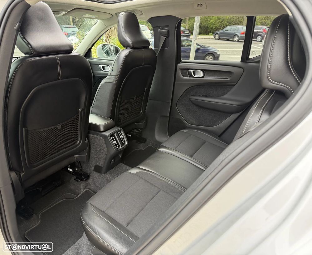 Volvo XC 40 1.5 T3 Momentum Tech Edition - 25