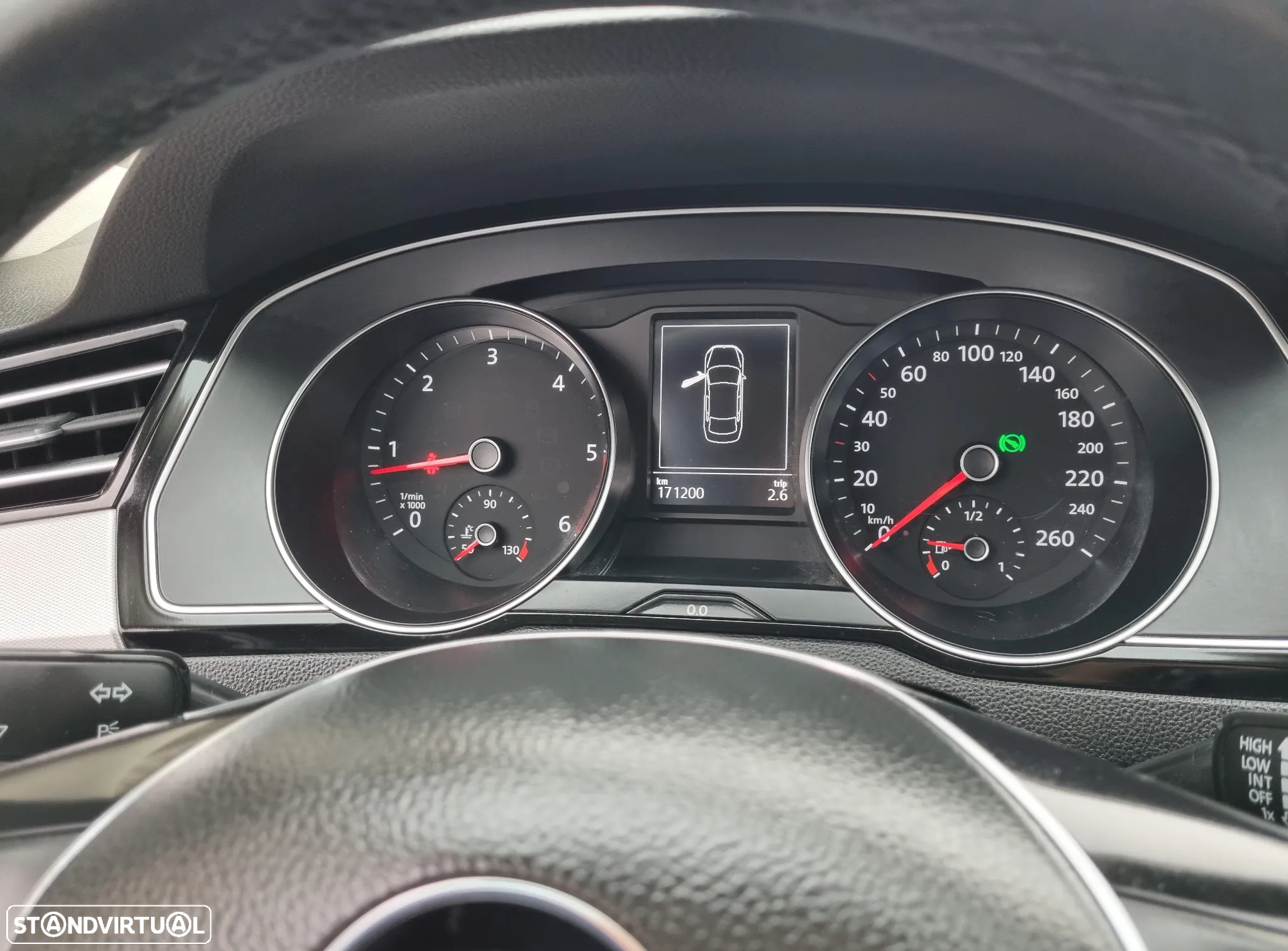 VW Passat 1.6 TDI Highline DSG - 15