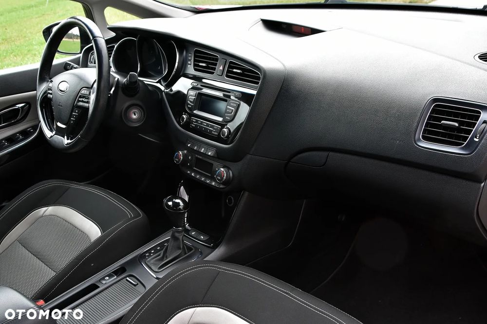 Kia Ceed 1.6 GDI XL DCT - 19