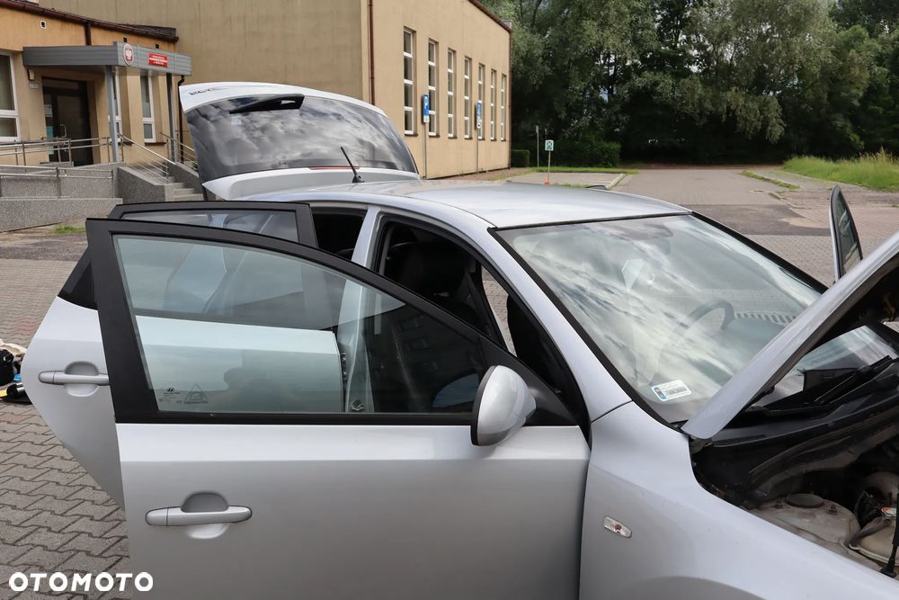 Hyundai i30 1.6 CRDi Classic + - 23