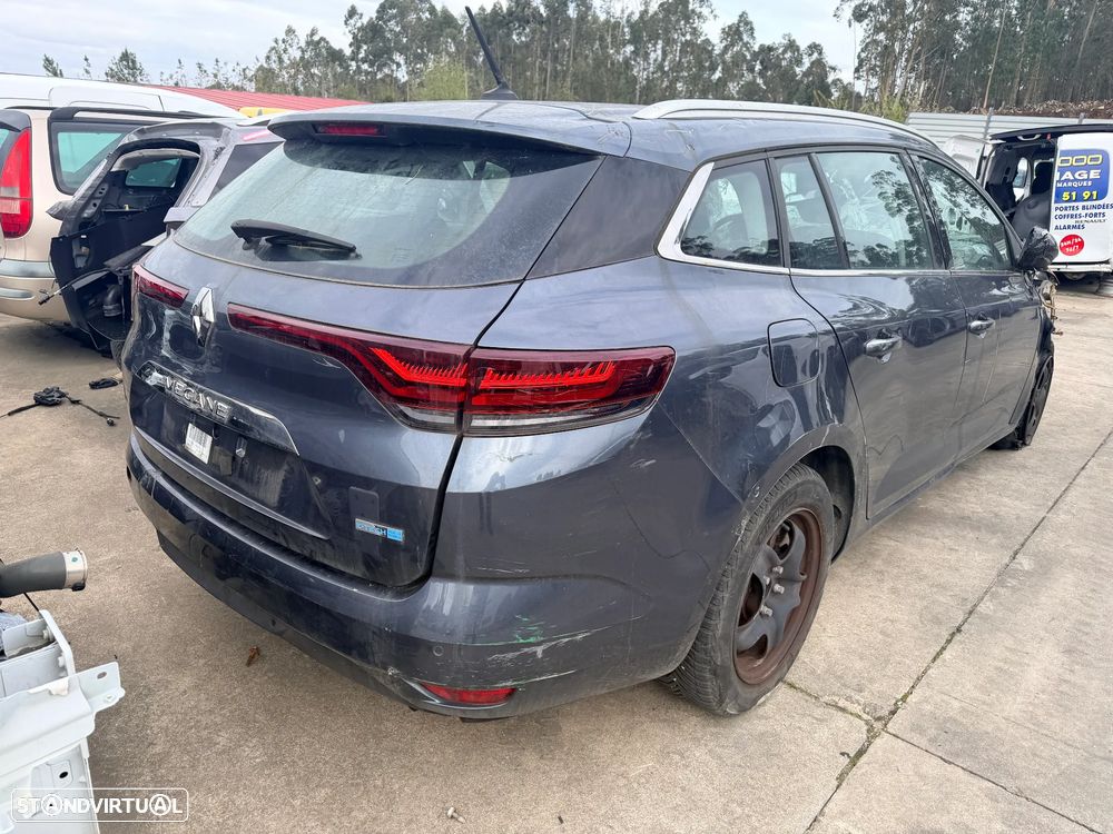 RENAULT MEGANE IV 1.6 E-TECH PLUG-IN HYBRID DE 2023 EM FIM DE VIDA (CENTRO DE ABATE) - 1
