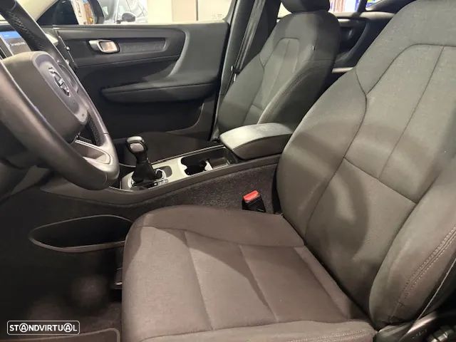 Volvo XC 40 1.5 T2 Momentum Plus - 34