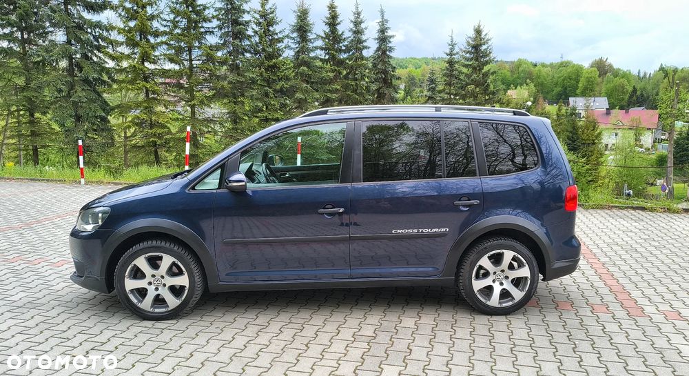 Volkswagen Touran 2.0 TDI DPF Cross - 2