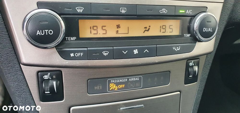 Toyota Avensis - 22