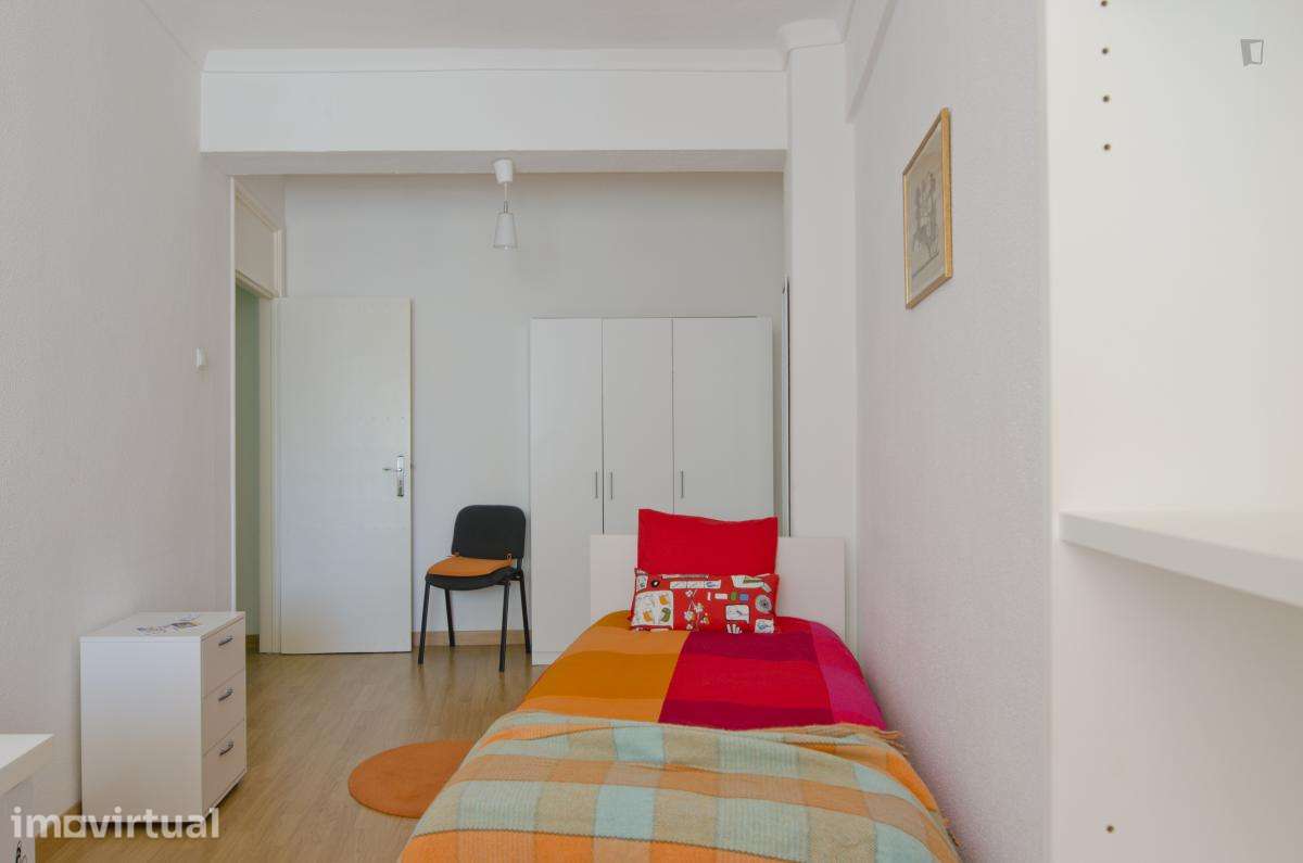Quarto - localizado em Sete Rios Lisbon - Grande imagem: 4/25