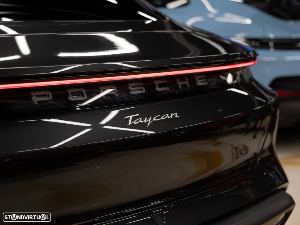 Porsche Taycan - 15