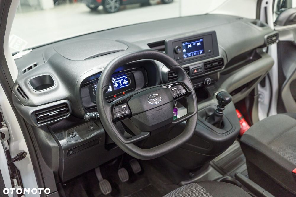 Toyota Proace City - 30