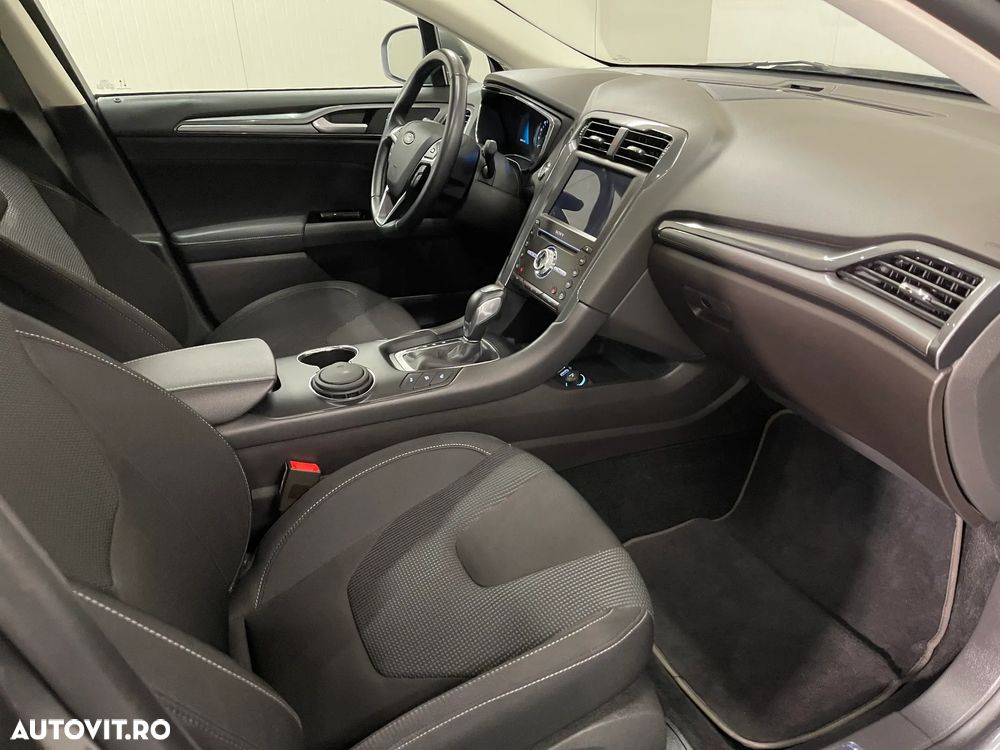 Ford Mondeo 2.0 HEV Titanium - 10