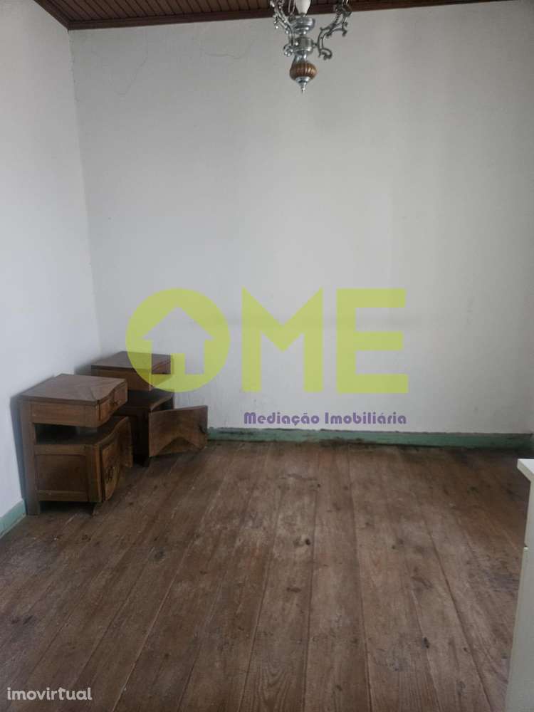 Moradia para Remodelação entre Ourém e Fátima - Grande imagem: 2/14