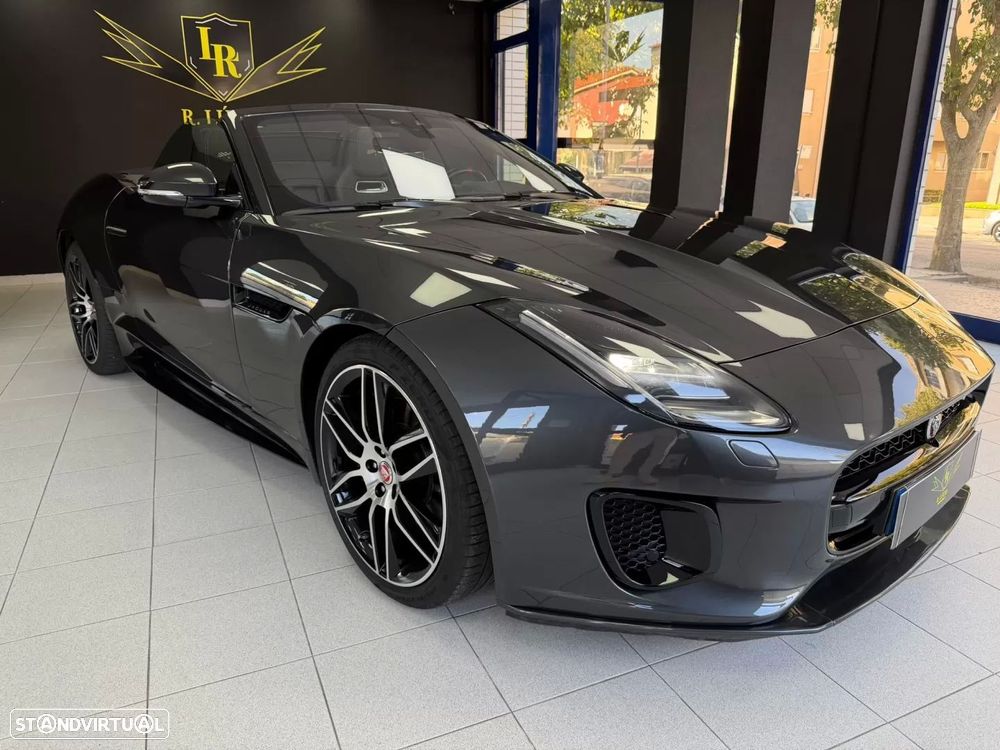Jaguar F-Type 2.0 i4 Chequered Flag - 32