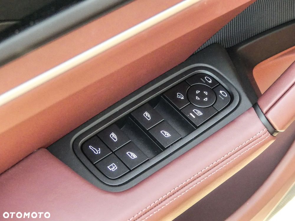 Porsche Cayenne Coupe E-Hybrid PHEV - 11