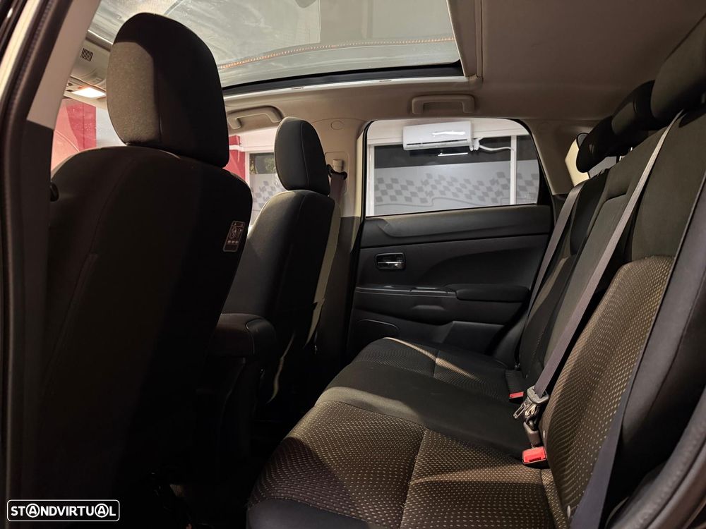 Mitsubishi ASX 1.8 DI-D Instyle - 15