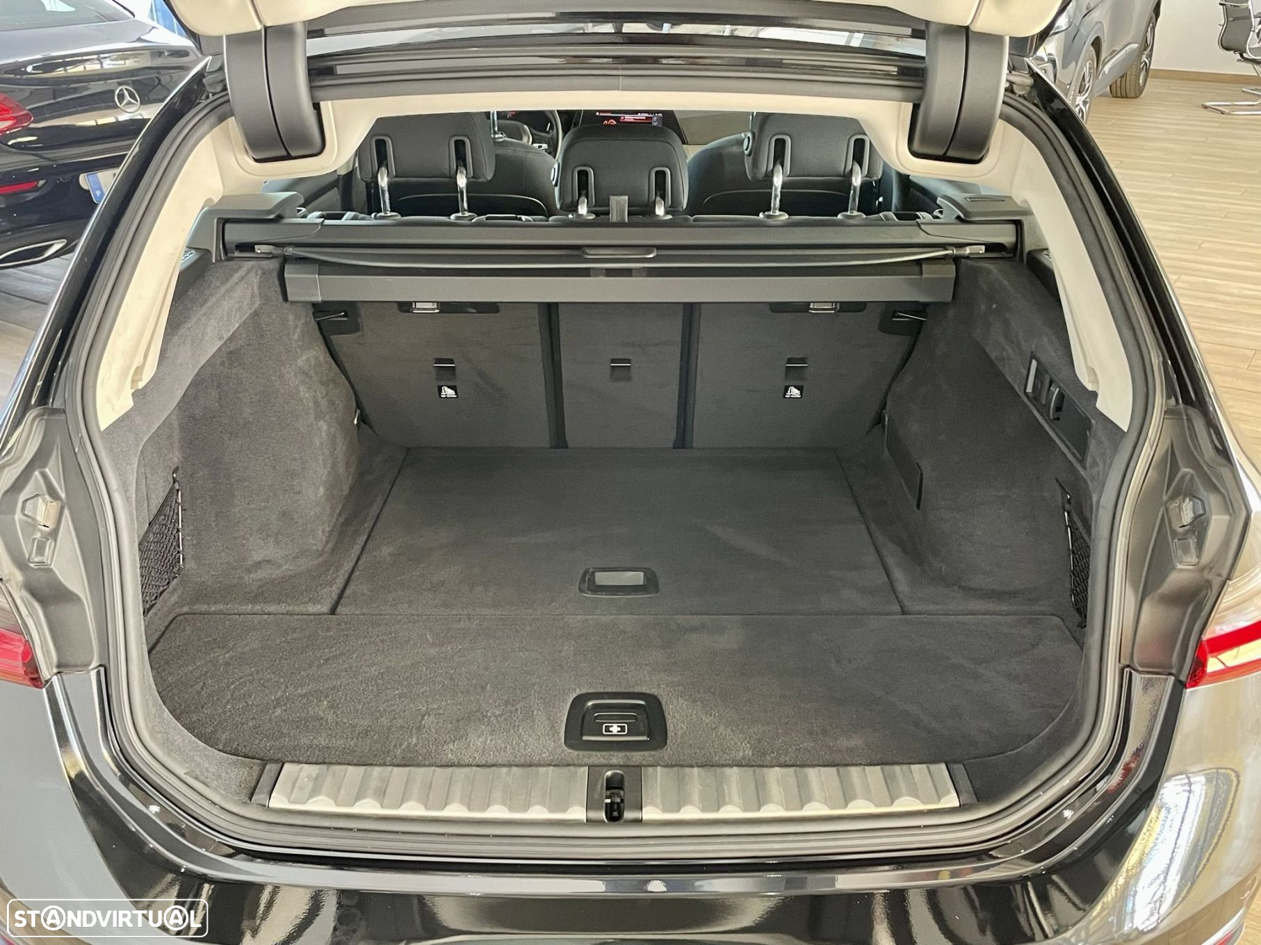 BMW 318 d Touring Auto - 7