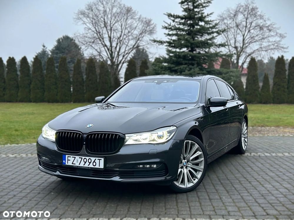 BMW Seria 7 750i - 1