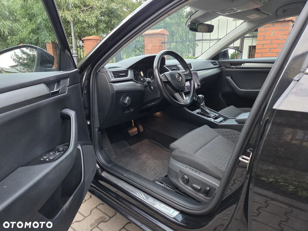 Skoda Superb 2.0 TDI DSG Active - 29