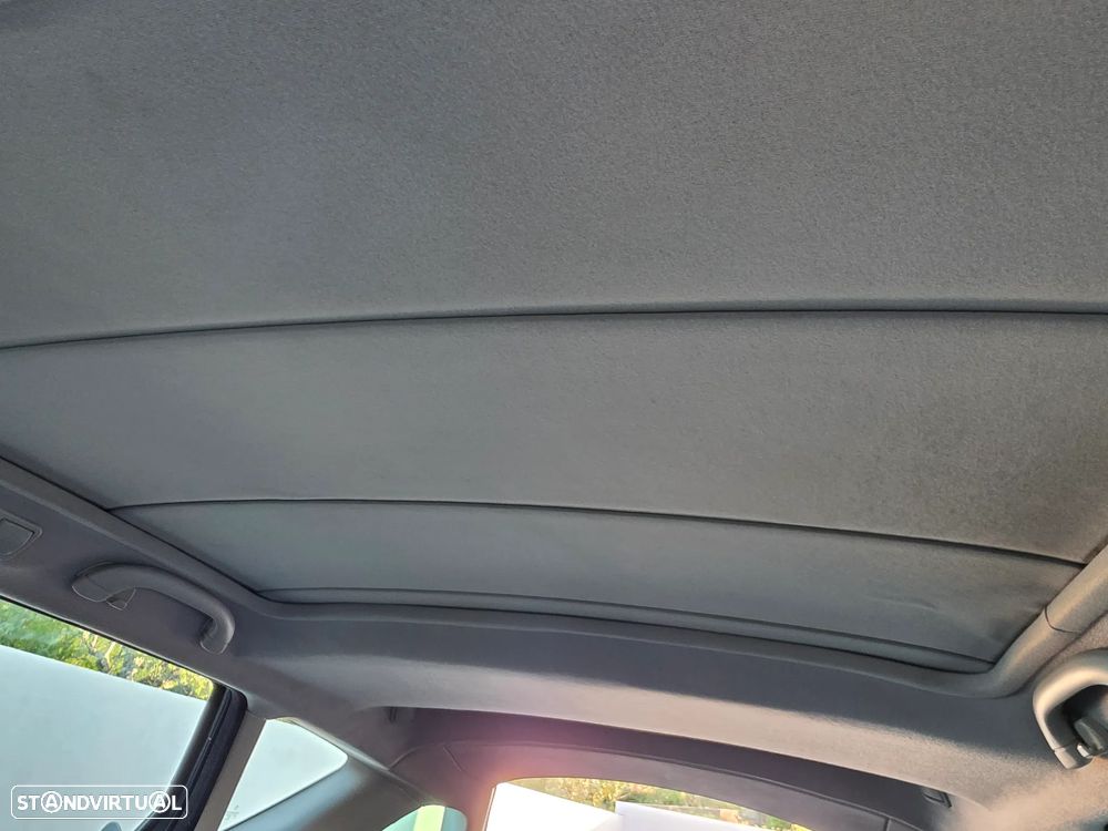 Peugeot 407 SW 2.2 HDi Executive - 18