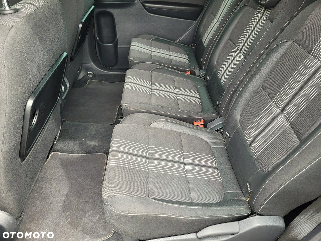 Volkswagen Sharan - 17