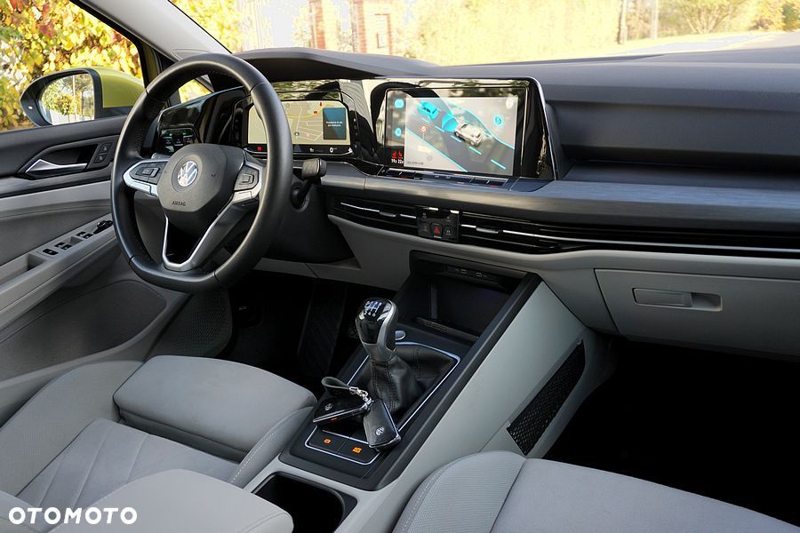 Volkswagen Golf - 28