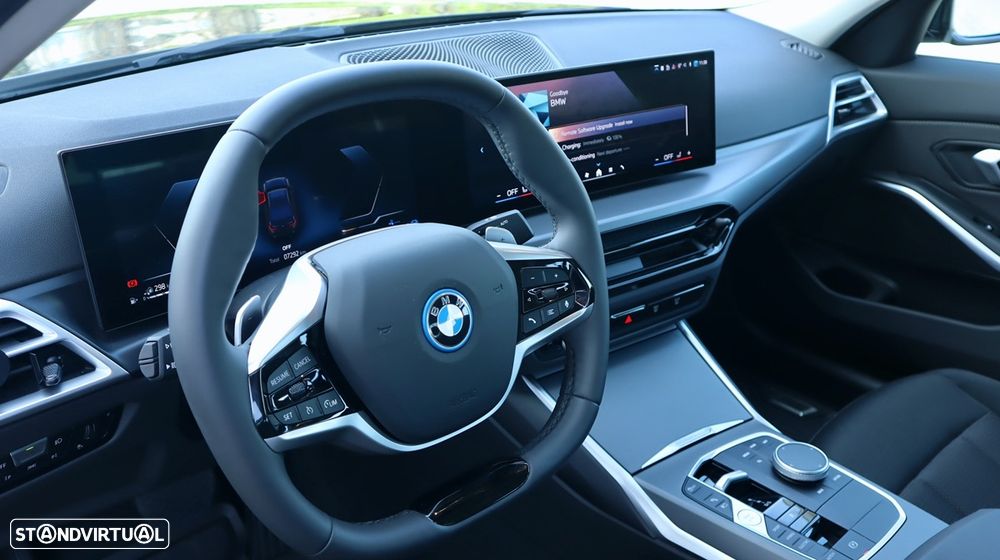 BMW 330 e Auto - 23
