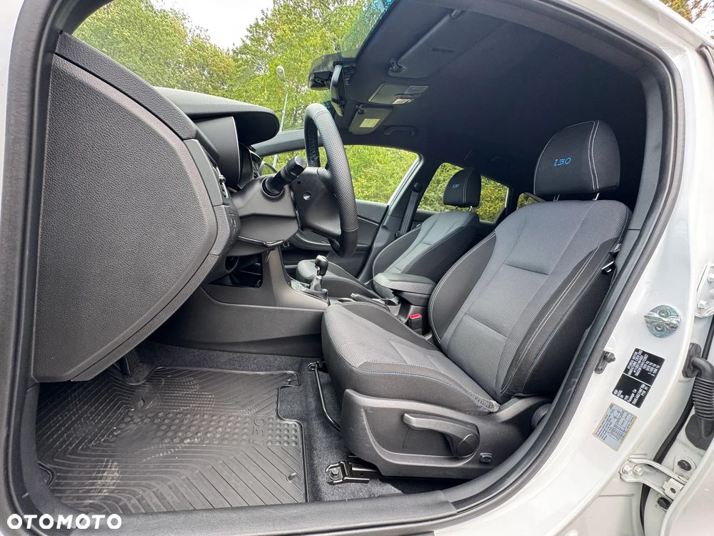 Hyundai i30 blue 1.6 CRDi Passion - 28