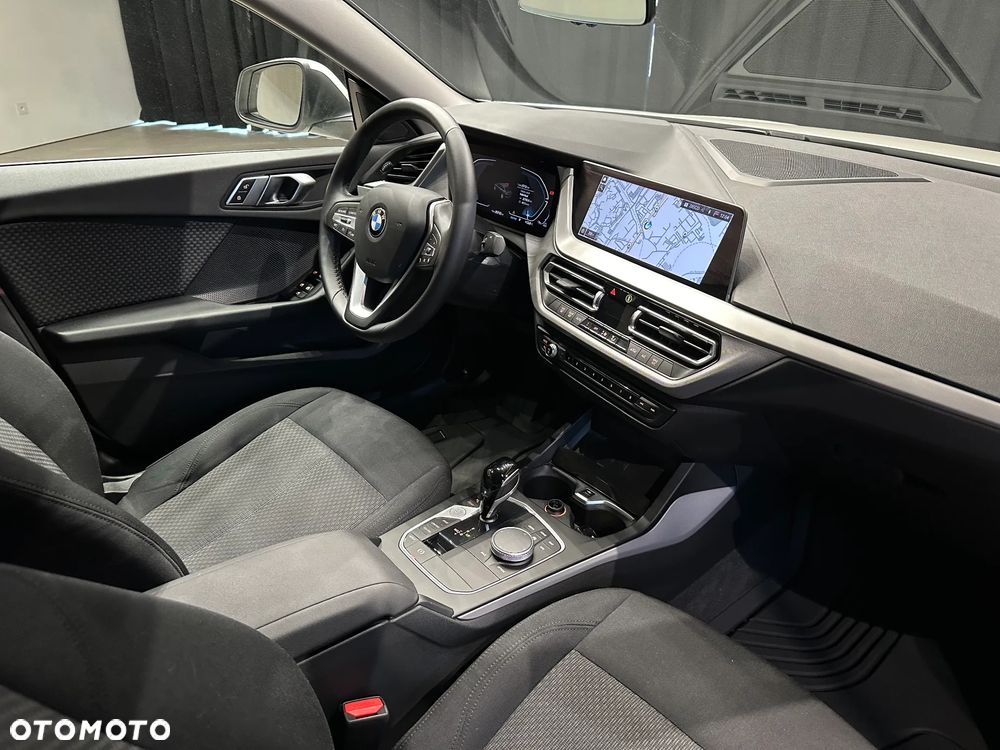 BMW Seria 2 220i Advantage - 10