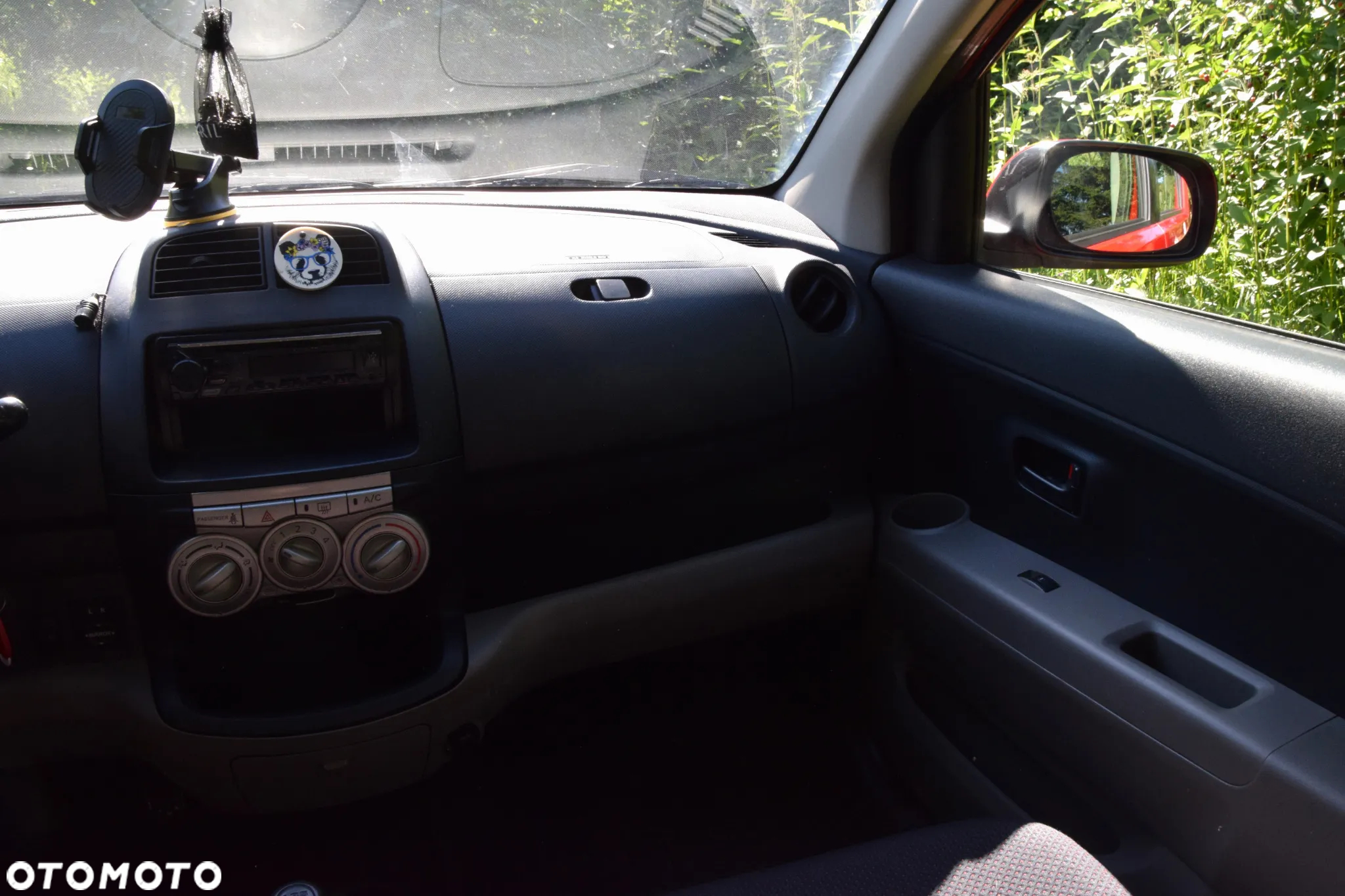 Daihatsu Sirion 1.0 - 11