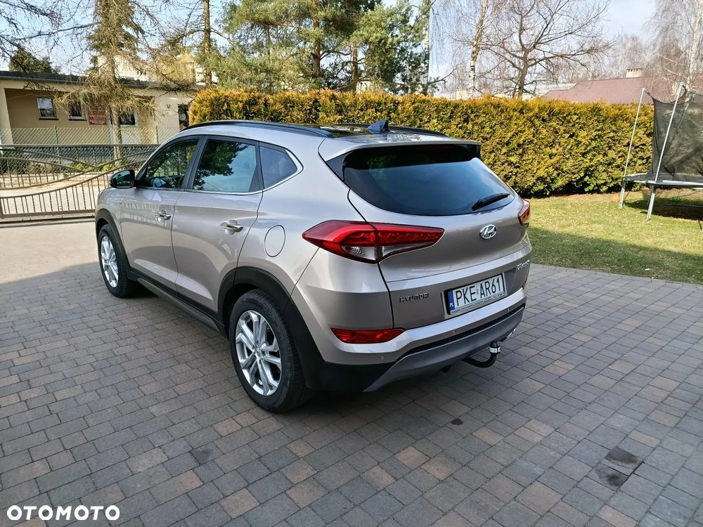 Hyundai Tucson 2.0 CRDI BlueDrive Style 2WD - 4