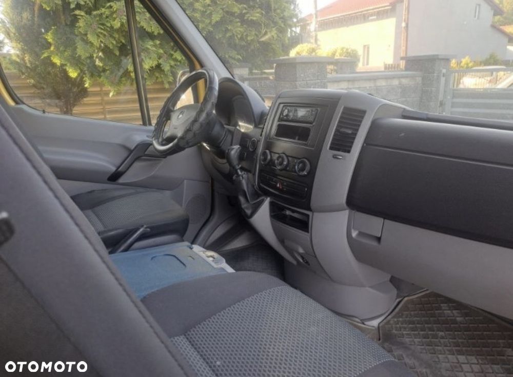 Mercedes-Benz Sprinter - 10