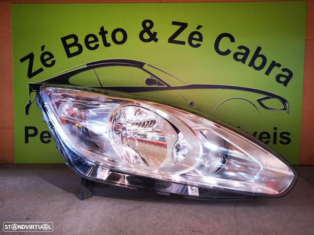 FORD C-MAX II FAROL DIREITO - FF367 - 1