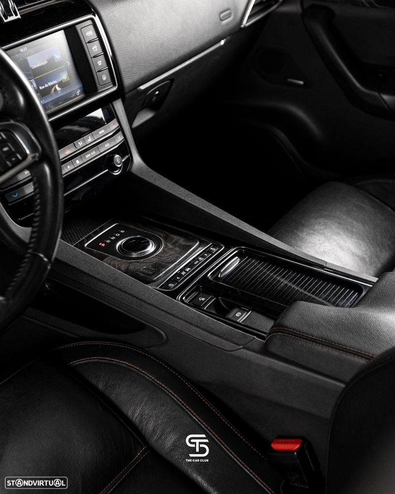 Jaguar F-Pace 20d Aut. Prestige - 7