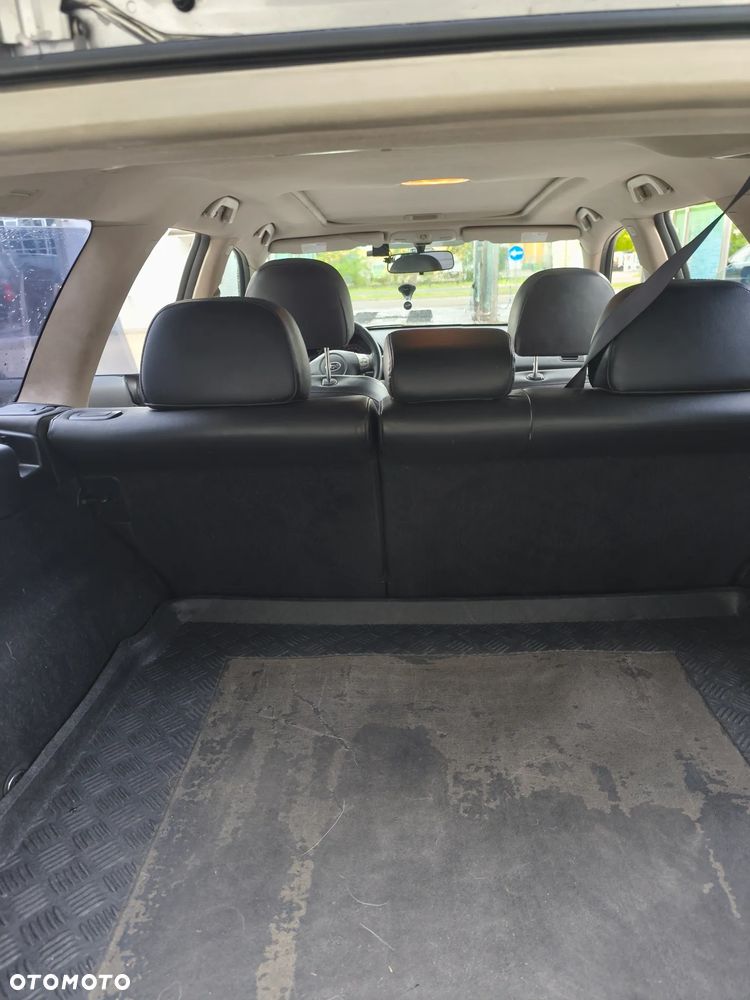 Subaru Legacy - 28