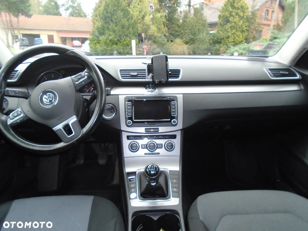 Volkswagen Passat 2.0 TDI Comfortline - 9
