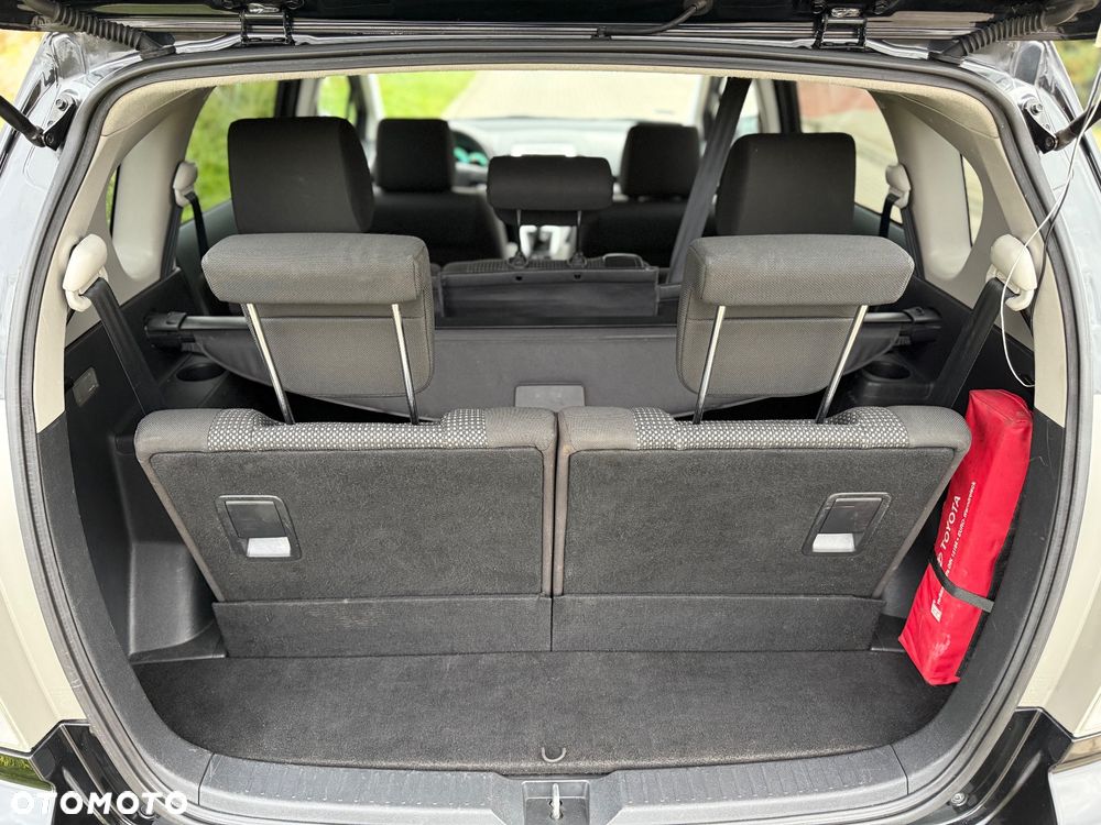 Toyota Corolla Verso 2.2 D-4D X + NAVI 7os - 20