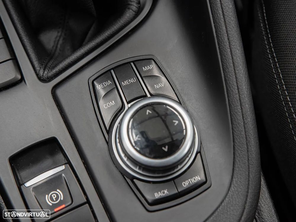 BMW X1 16 d sDrive Line xLine - 19