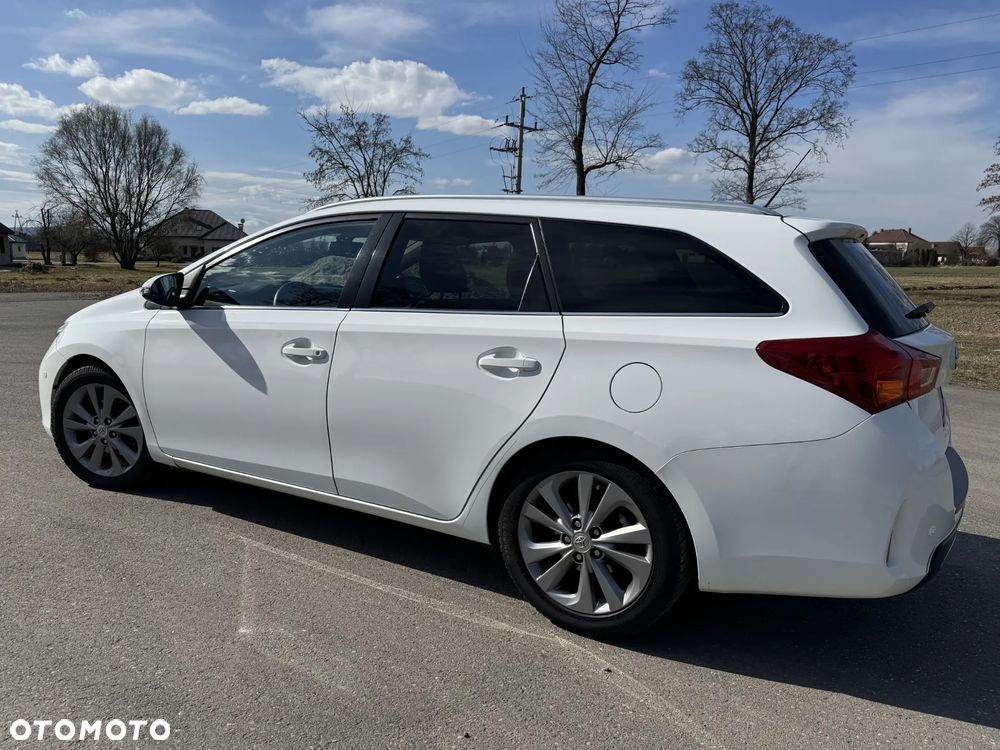 Toyota Auris 2.0 D-4D Premium Comfort - 2