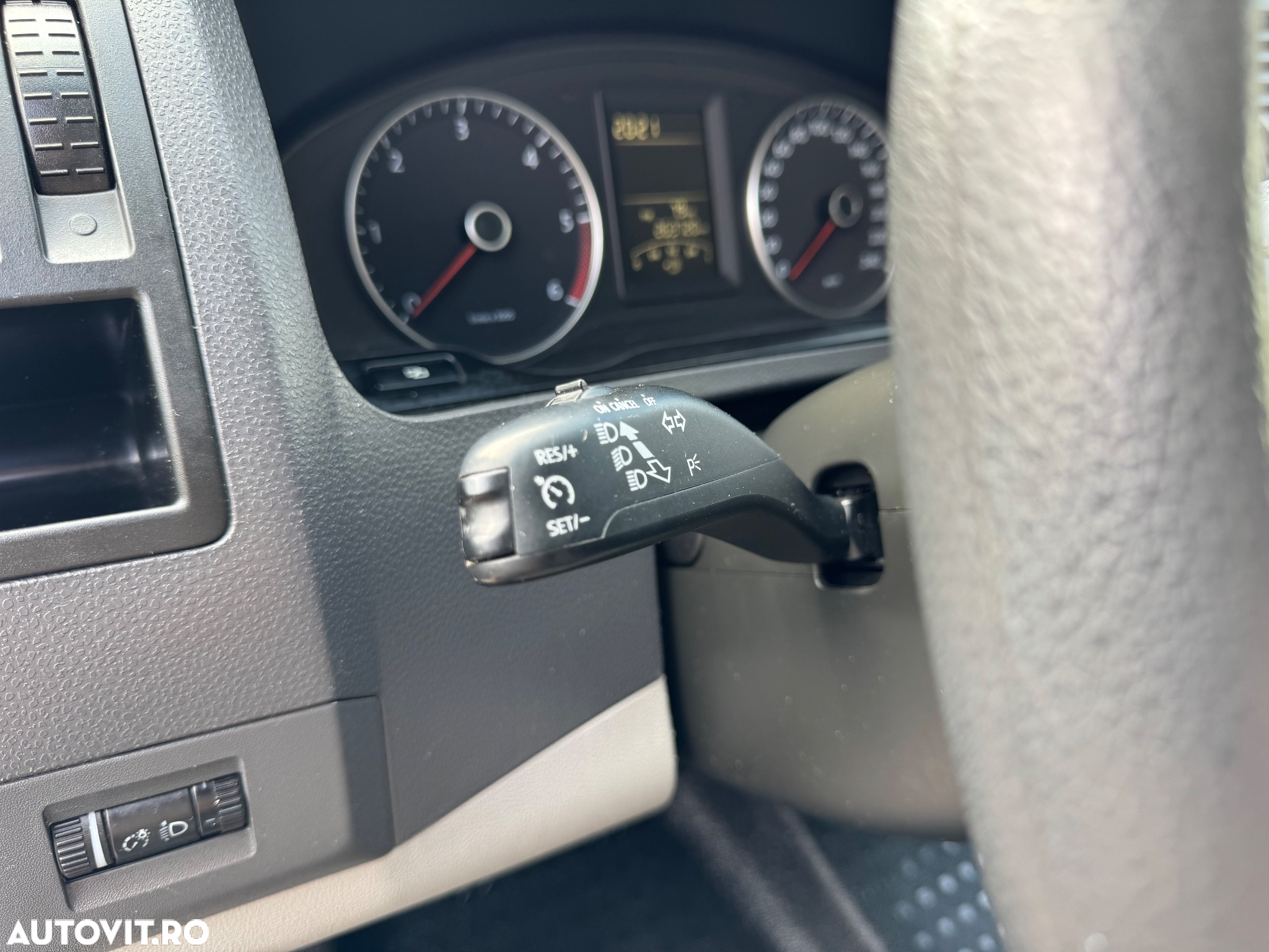 Volkswagen Transporter - 11