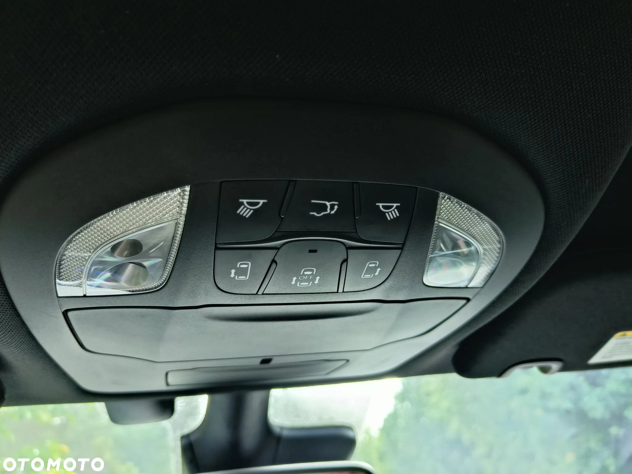 Chrysler Pacifica - 11