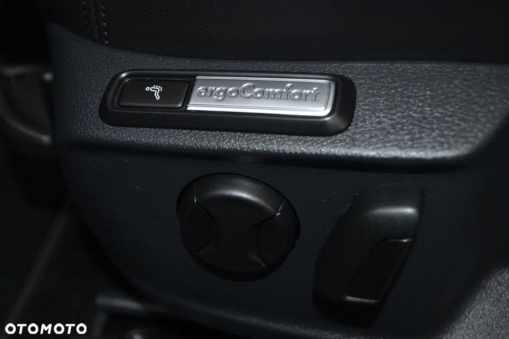 Volkswagen Passat 2.0 TDI (BlueMotion Technology) Highline - 35