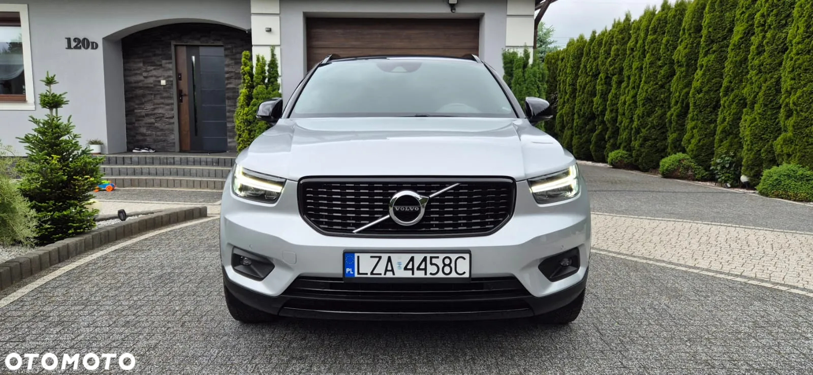 Volvo XC 40 D4 AWD Geartronic R-Design - 2